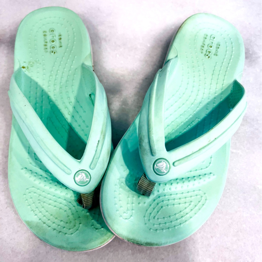 Croc’s girls flip-flops, size C13, mint, good condition